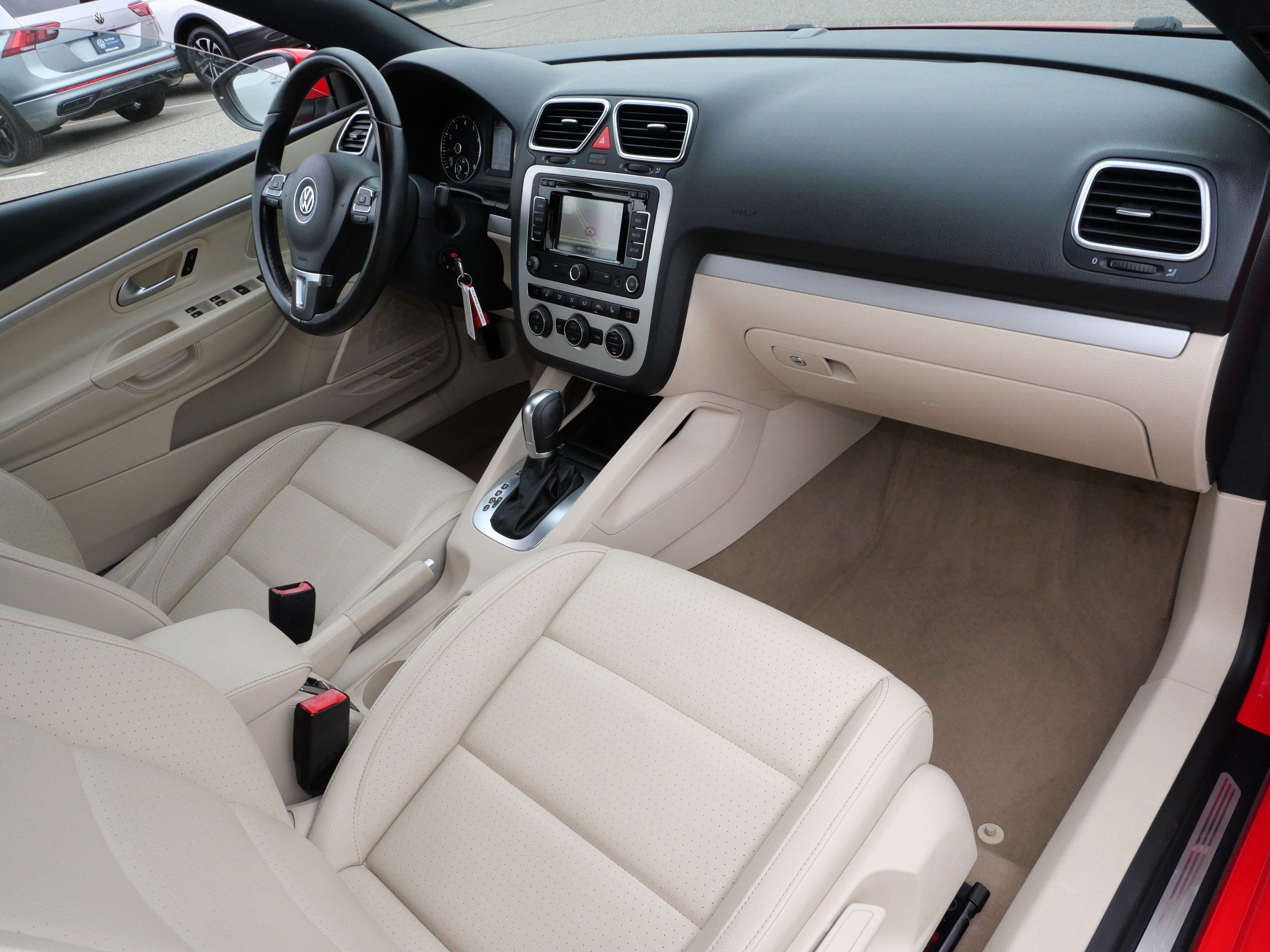 Used 2015 Volkswagen Eos Komfort FWD image 10