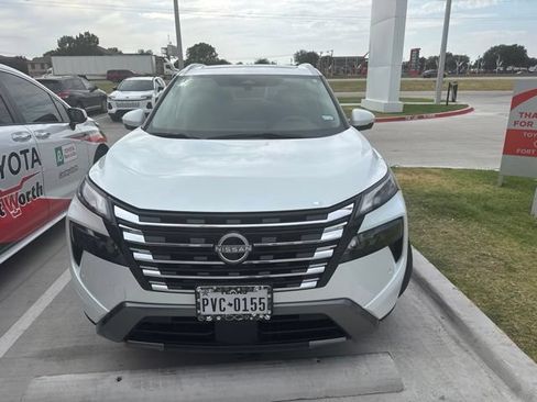 Used 2024 Nissan Rogue SL w/ SL Premium Package AWD/4WD image 3