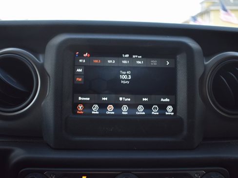 Used 2023 Jeep Wrangler Willys image 18