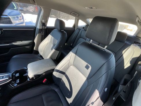 Used 2021 Honda Clarity Touring image 9