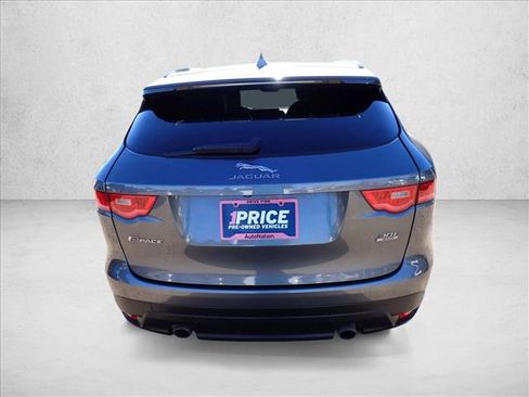 Used 2019 Jaguar F-PACE Prestige image 3