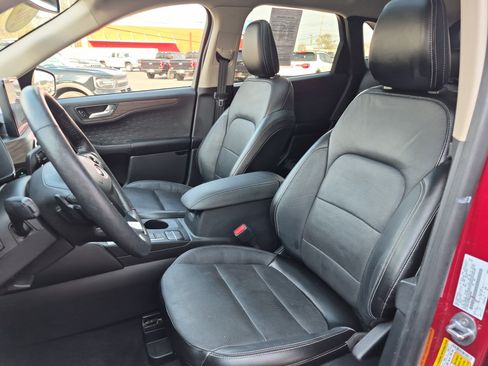 Used 2020 Ford Escape Titanium w/ Titanium Premium Package 2.0 image 11