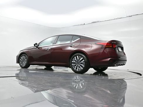 Used 2024 Nissan Altima 2.5 SV image 21