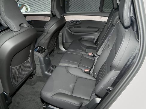 New 2025 Volvo XC90 T8 Plus w/ Protection Package Premier image 19