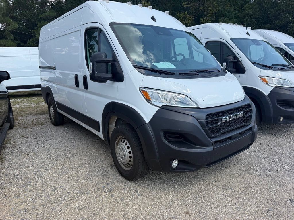 Used 2025 RAM ProMaster 2500 w/ Convenience Group FWD image 2