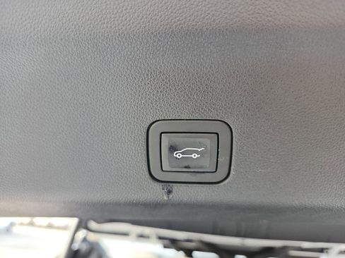 Certified 2025 GMC Yukon AT4 Ultimate w/ LPO, Floor Liner Package image 5