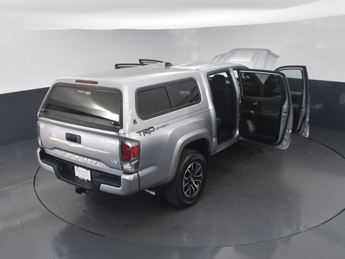 Used 2020 Toyota Tacoma TRD Sport image 25