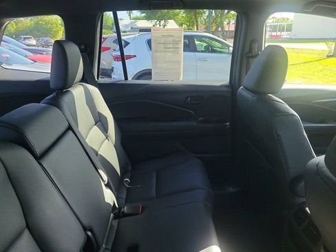 Used 2023 Honda Passport EX-L image 4
