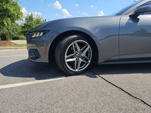 Used 2024 Ford Mustang Coupe RWD image 30