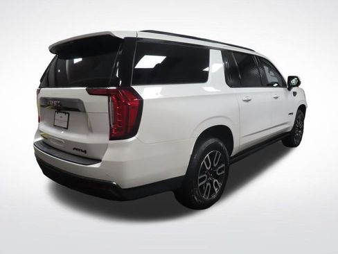 Used 2023 GMC Yukon XL AT4 AWD/4WD image 5