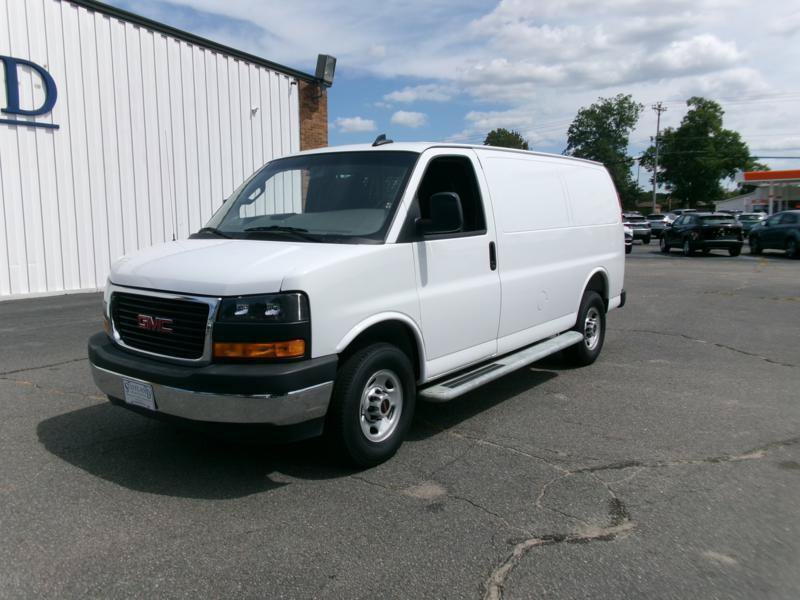Used 2025 GMC Savana 2500 w/ Driver Convenience Package RWD image 2