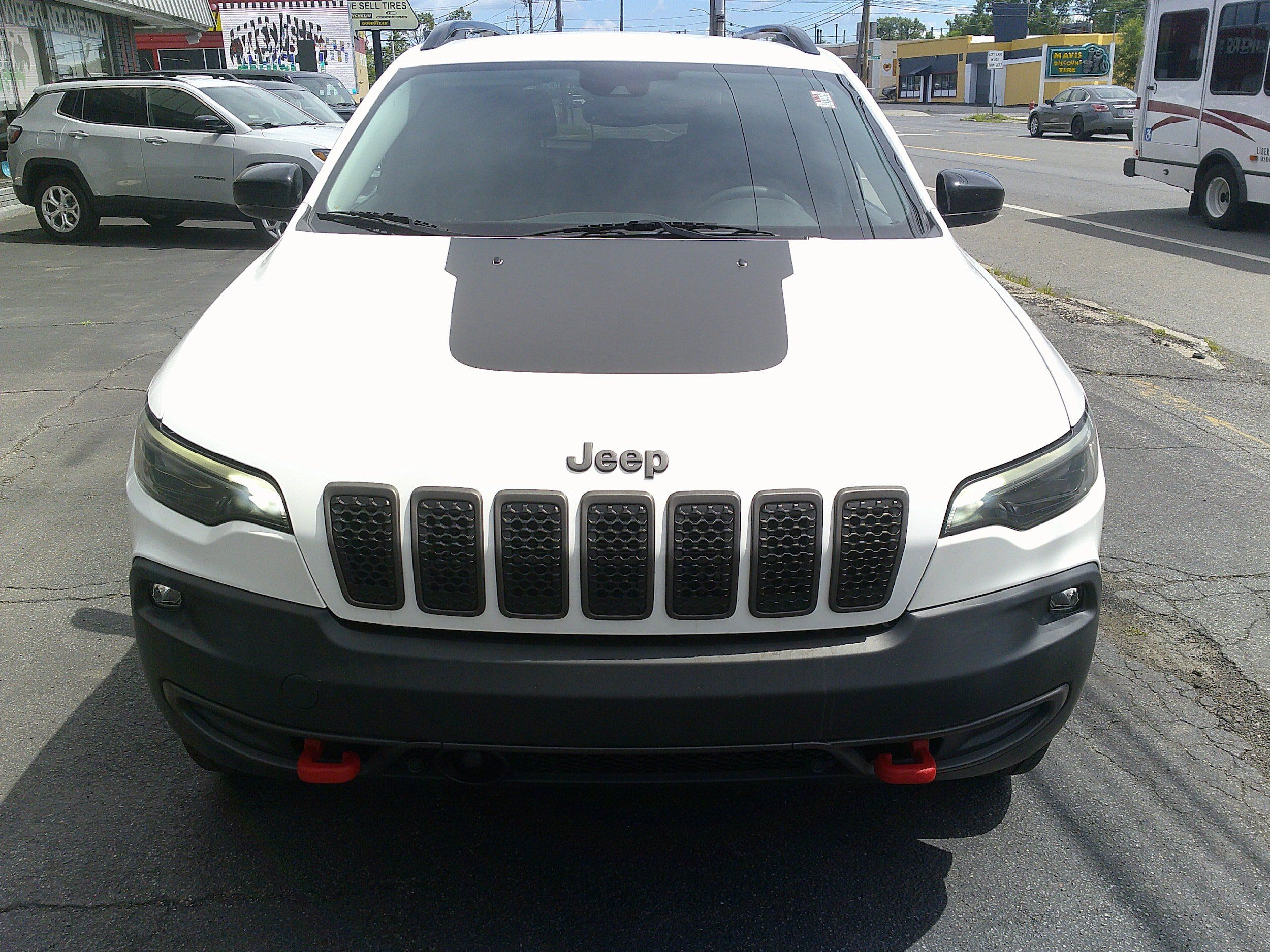 Used 2022 Jeep Cherokee Trailhawk w/ Comfort/Convenience Group AWD/4WD image 10