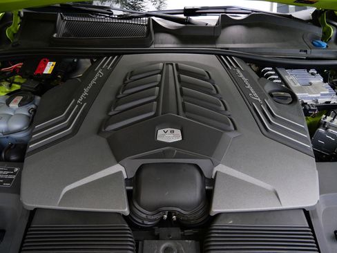 Used 2022 Lamborghini Urus image 23