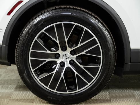 Used 2025 Porsche Macan Electric RWD image 39