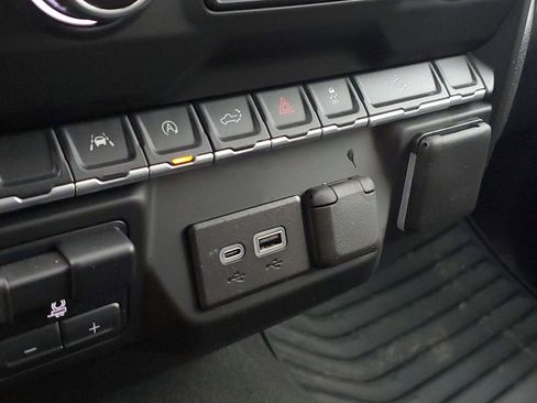 Used 2023 Chevrolet Silverado 1500 Custom Trail Boss image 30