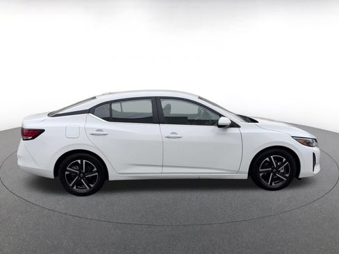 Used 2025 Nissan Sentra SV FWD image 16