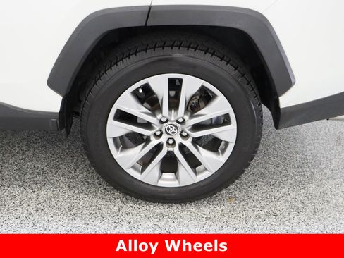 Used 2020 Toyota RAV4 Limited image 10