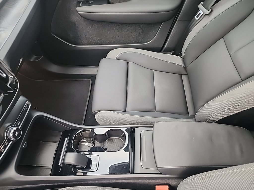 Certified 2023 Volvo XC40 Recharge Plus AWD/4WD image 12