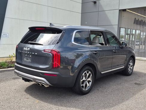 Used 2022 Kia Telluride EX w/ Towing Package FWD image 5
