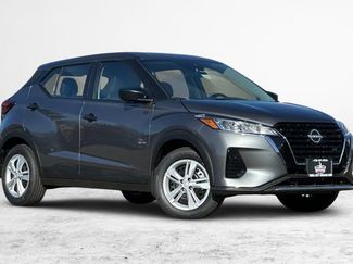 New 2025 Nissan Kicks Play S video 2