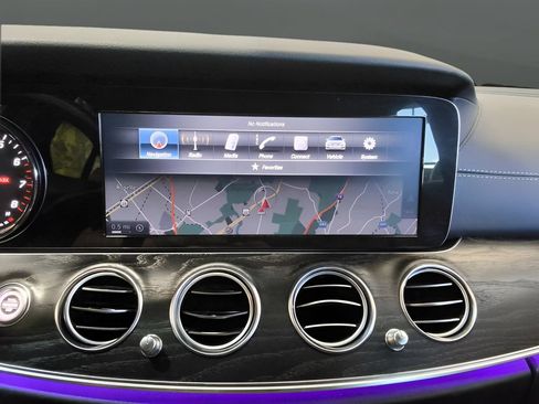 Used 2017 Mercedes-Benz E 300 4MATIC image 27