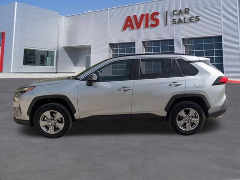 Used 2025 Toyota RAV4 XLE AWD/4WD image 10