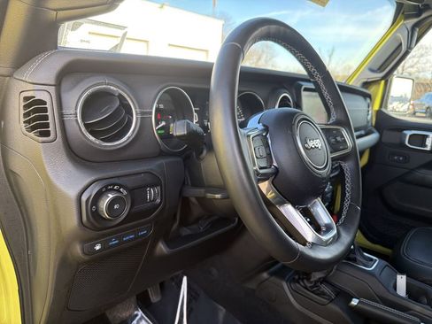 Used 2023 Jeep Wrangler Unlimited Sahara w/ Cold Weather Group image 20