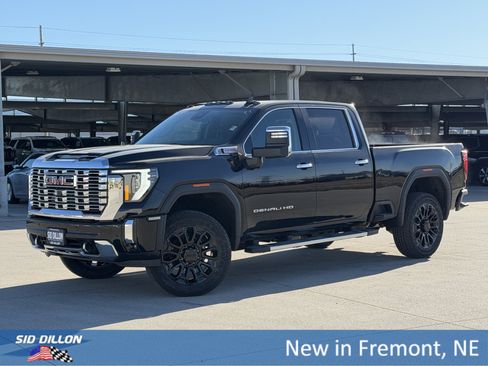 New 2026 GMC Sierra 2500 Denali w/ Denali Reserve Package AWD/4WD image 1