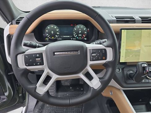 Used 2026 Land Rover Defender 110 X-Dynamic SE AWD/4WD image 18