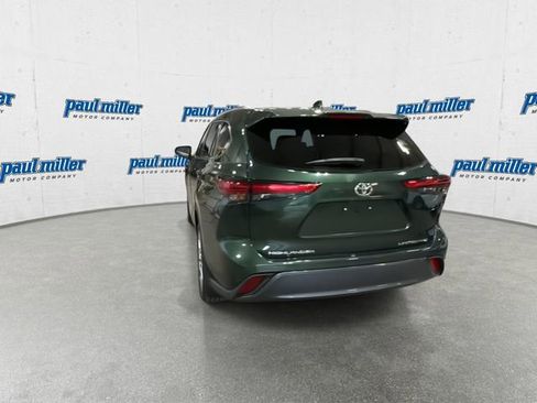 Used 2023 Toyota Highlander Limited image 9