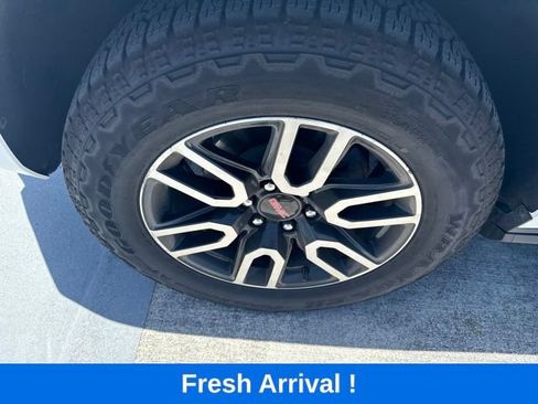 Used 2023 GMC Yukon AT4 w/ AT4 Premium Package AWD/4WD image 23