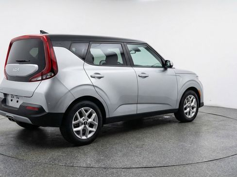 Used 2025 Kia Soul LX w/ LX Technology Package image 9