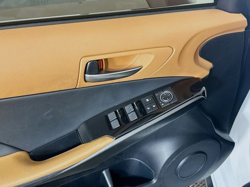 Used 2025 Lexus IS 350 F Sport RWD image 15