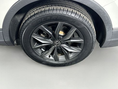 Used 2023 Volkswagen Tiguan SE FWD image 11