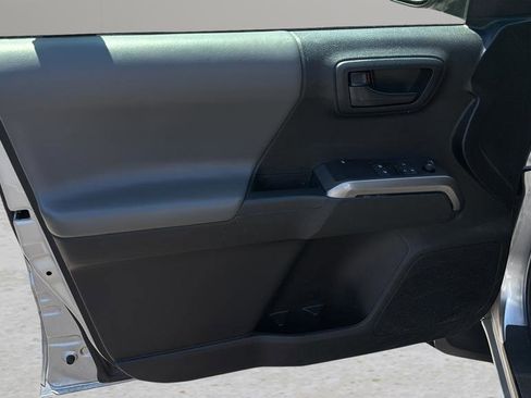 Certified 2022 Toyota Tacoma SR5 w/ SR5 Appearance Package (SM) AWD/4WD image 10