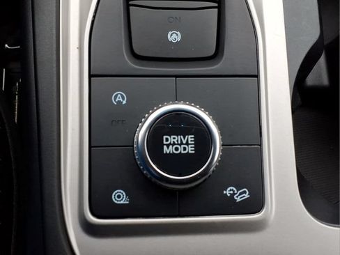 Used 2021 Ford Explorer XLT AWD/4WD image 20