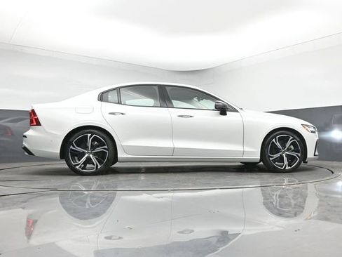 Used 2025 Volvo S60 B5 Plus FWD image 42