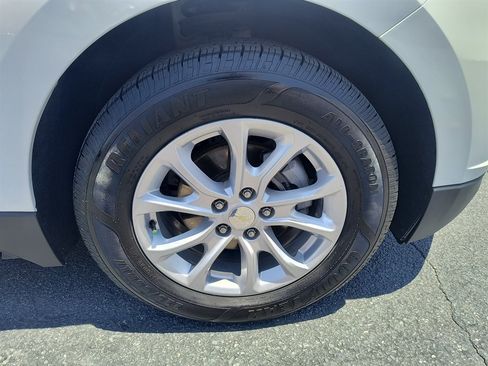 Used 2020 Chevrolet Equinox LT FWD image 12