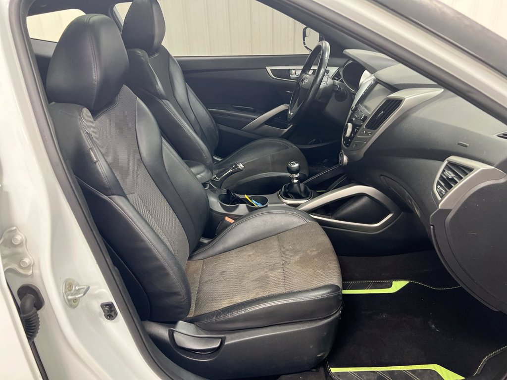 Used 2016 Hyundai Veloster w/ Option Group 03 FWD image 23