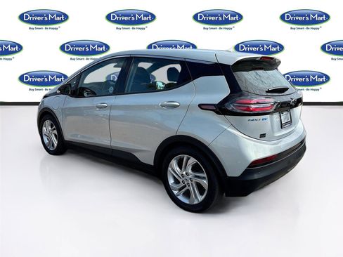 Used 2022 Chevrolet Bolt LT FWD image 5