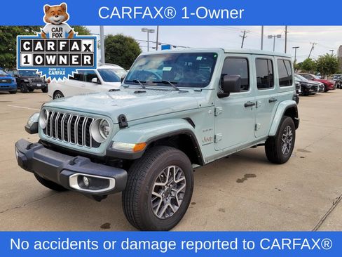 Used 2024 Jeep Wrangler Unlimited Sahara w/ Technology Group AWD/4WD image 2