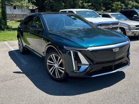 Used 2025 Cadillac Lyriq Luxury AWD/4WD image 11