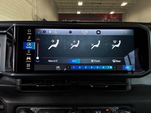 Used 2025 Jeep Wrangler Unlimited Sport AWD/4WD image 28