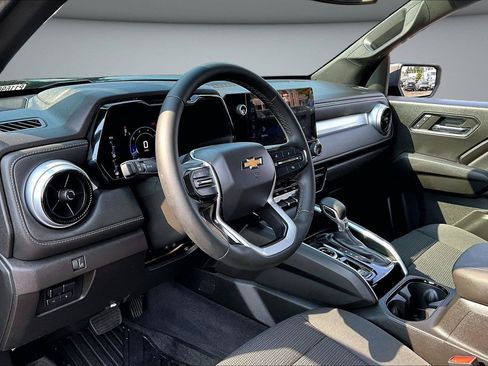 Used 2023 Chevrolet Colorado LT w/ LT Convenience Package II AWD/4WD image 19