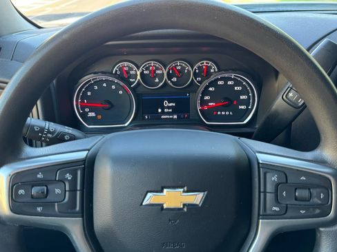 Used 2022 Chevrolet Silverado 2500 Custom w/ Custom Value Package AWD/4WD image 35