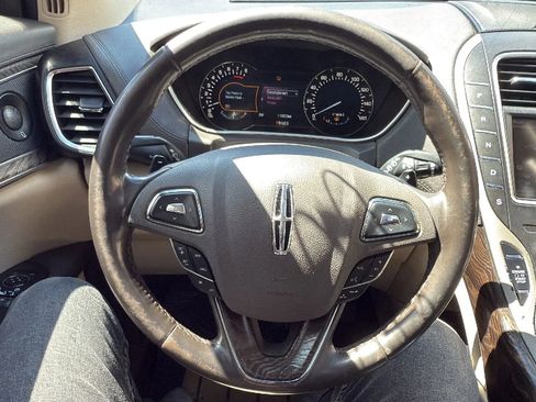 Used 2016 Lincoln MKX Reserve w/ Climate Package image 10