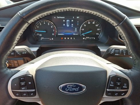 Certified 2022 Ford Explorer XLT w/ Equipment Group 202A image 18