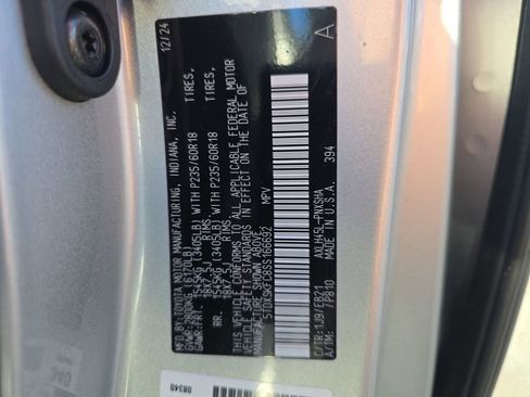 Used 2025 Toyota Sienna XSE image 38