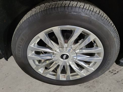 Used 2021 Cadillac Escalade Premium Luxury AWD/4WD image 9