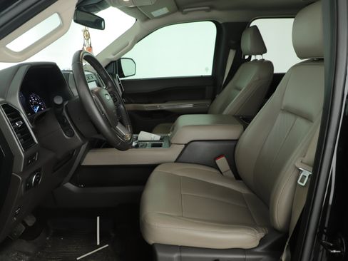 Used 2021 Ford Expedition XLT RWD image 11